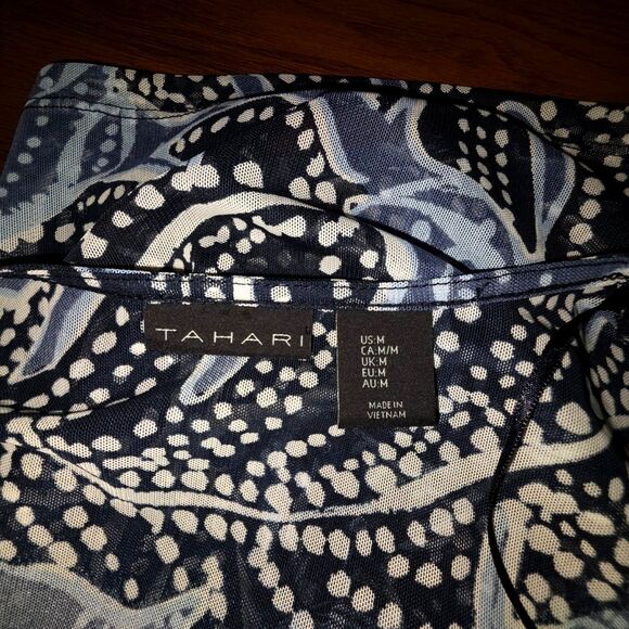 Tahari Abstract Wrap Sheer Blouse Size Medium - Picture 7 of 7
